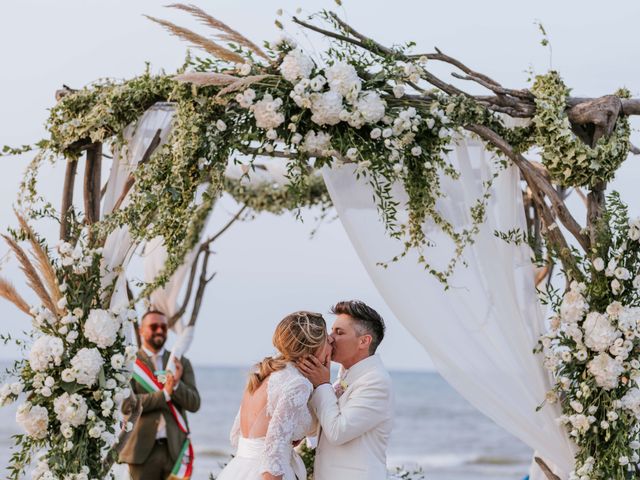 Il matrimonio di Claudia e Francesca a Margherita di Savoia, Bari 66