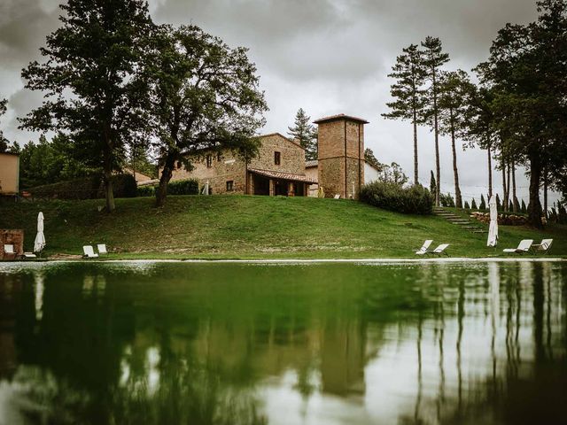 Il matrimonio di Lorenzo e Laura a Chiusdino, Siena 16