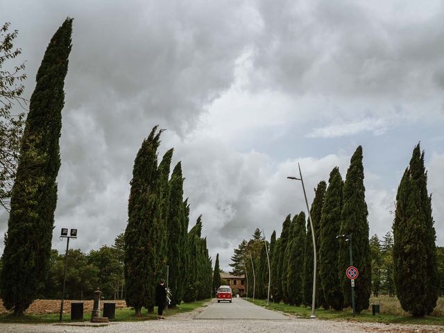 Il matrimonio di Lorenzo e Laura a Chiusdino, Siena 25