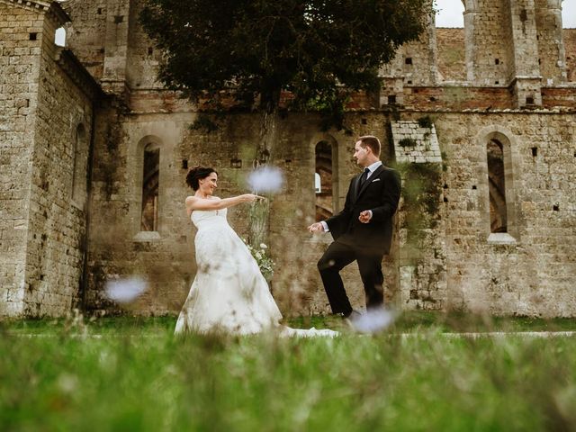 Il matrimonio di Lorenzo e Laura a Chiusdino, Siena 44