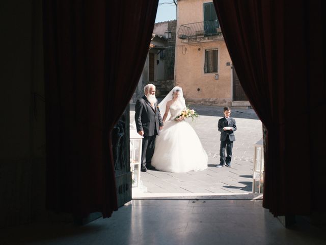 Il matrimonio di Tiziano e Ladis a Ischia di Castro, Viterbo 24