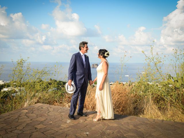 Il matrimonio di Gianmarco e Roberta a Stromboli, Messina 17