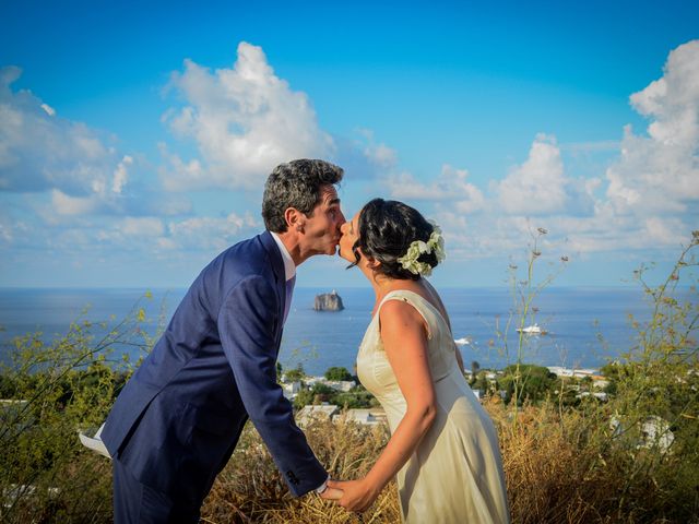 Il matrimonio di Gianmarco e Roberta a Stromboli, Messina 18