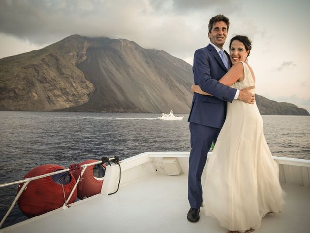 Il matrimonio di Gianmarco e Roberta a Stromboli, Messina 31