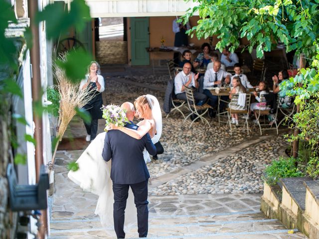 Il matrimonio di Silvio e Laura a Montevecchia, Lecco 27