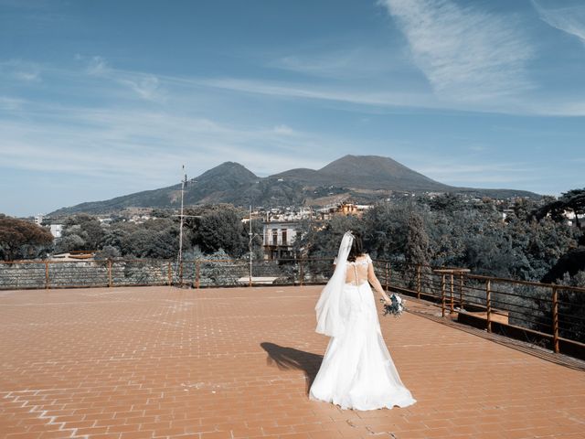 Il matrimonio di Michele e Raluca a Napoli, Napoli 20