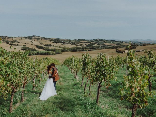 Il matrimonio di Lorenzo e Brenda a Montecarotto, Ancona 20