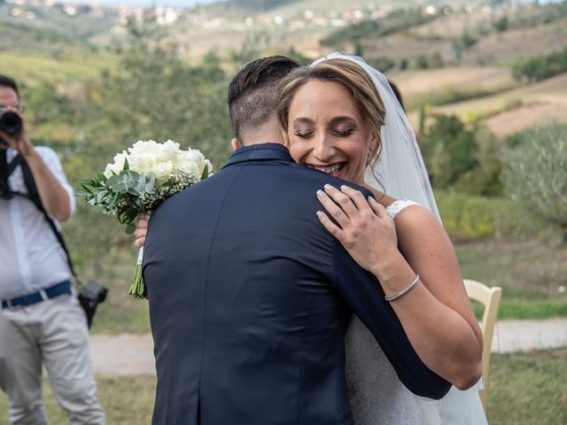 Il matrimonio di Luca e Valentina a Carmignano, Prato 29