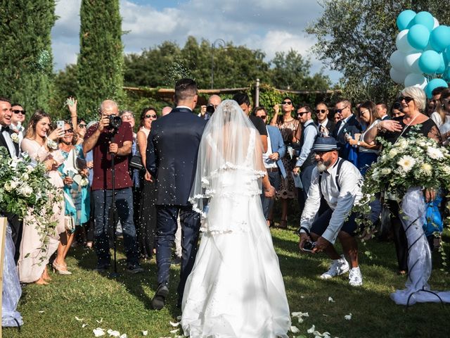 Il matrimonio di Luca e Valentina a Carmignano, Prato 37