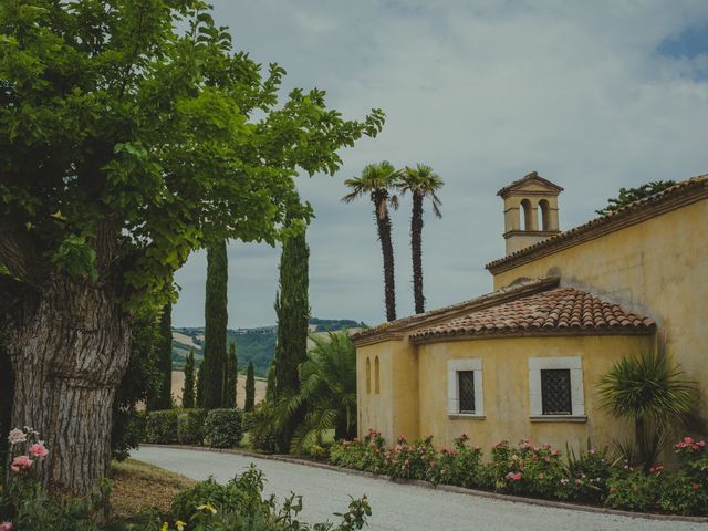 Il matrimonio di Dayanis e Cristian a Fossombrone, Pesaro - Urbino 2