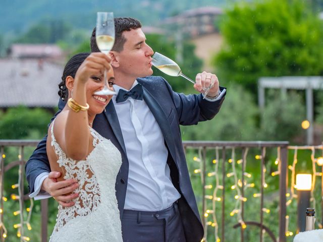 Il matrimonio di Arnel e Patrizia a Riva di Solto, Bergamo 15