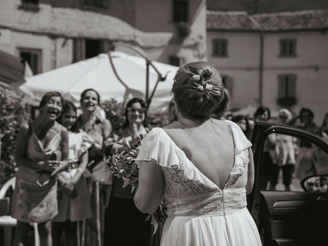 Il matrimonio di Nadia e Ricardo a Cantiano, Pesaro - Urbino 12