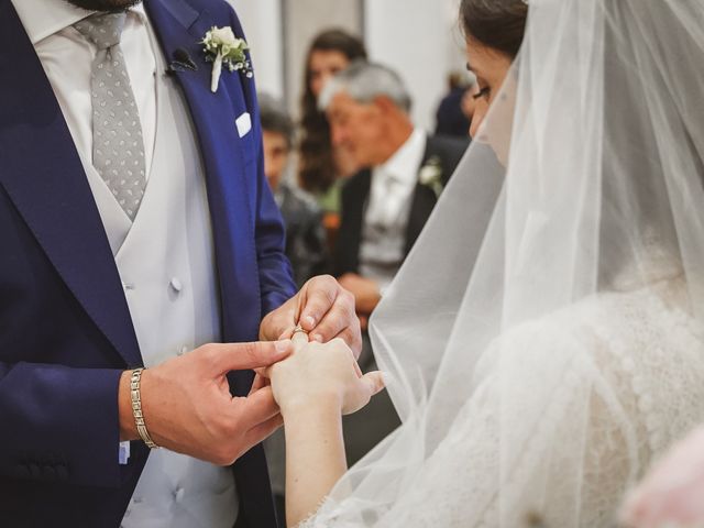 Il matrimonio di Andrea e Silvia a Venafro, Isernia 24