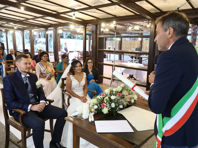 Il matrimonio di Adrian e Nicole a Pescia, Pistoia 10