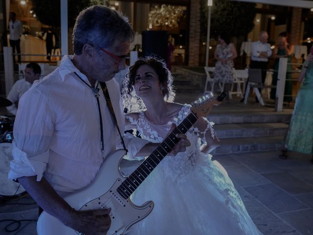 Il matrimonio di Bo Dennis e Elena a Ostra, Ancona 19