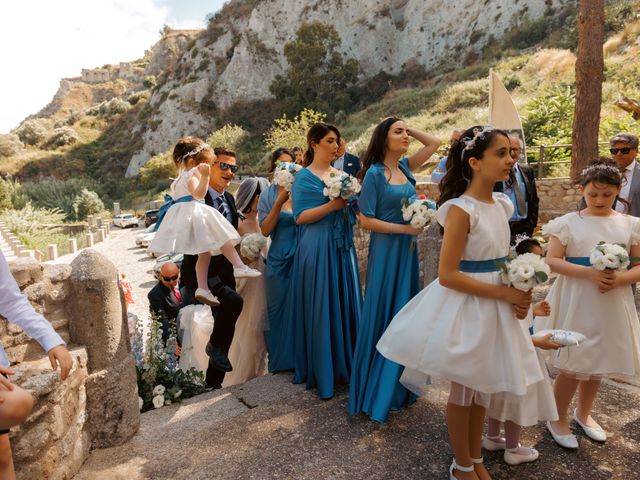 Il matrimonio di Viviana e Roberto a Roccella Ionica, Reggio Calabria 29