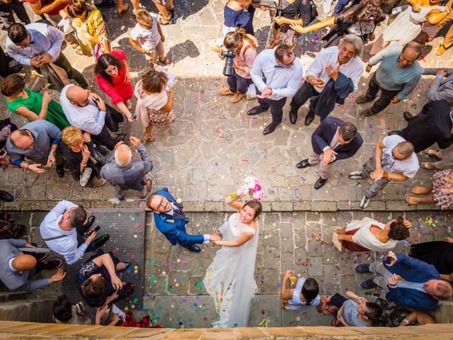 Il matrimonio di Ferd e Lara a Serra de&apos; Conti, Ancona 14