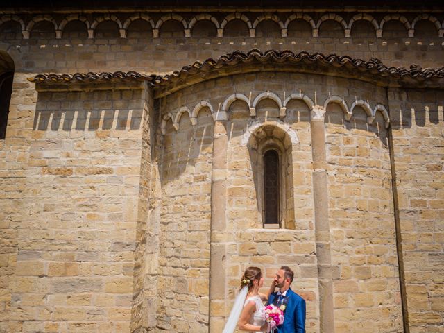 Il matrimonio di Ferd e Lara a Serra de&apos; Conti, Ancona 17