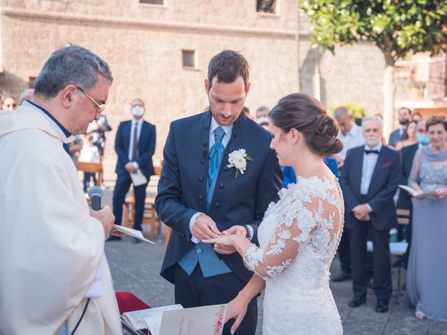 Il matrimonio di Laura e Giovanni a Pitigliano, Grosseto 15