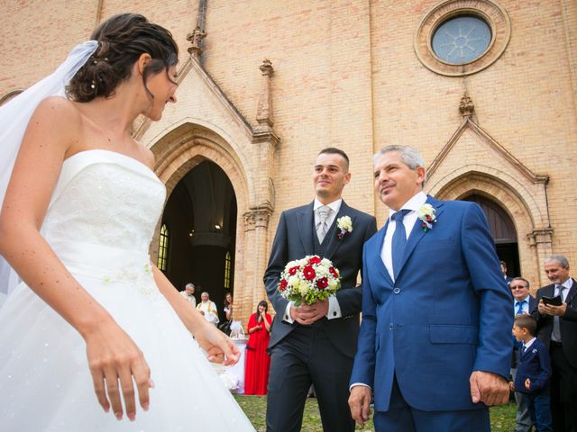 Il matrimonio di Luca e Elisa a Camposanto, Modena 17