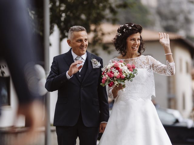 Il matrimonio di Adriano e Roberta a Roverè della Luna, Trento 10