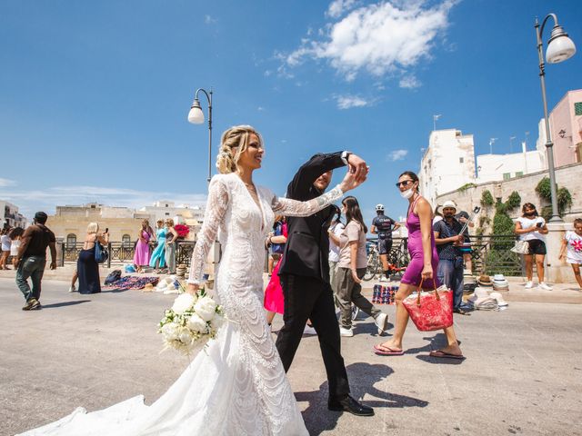 Il matrimonio di Giuseppe e Isabel a Polignano a Mare, Bari 5