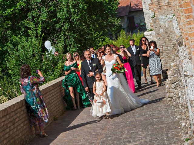 Il matrimonio di Fabio e Monica a Offida, Ascoli Piceno 23