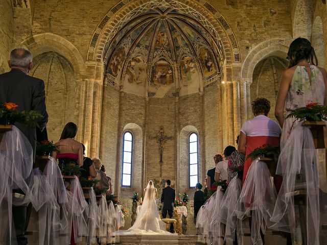 Il matrimonio di Fabio e Monica a Offida, Ascoli Piceno 29