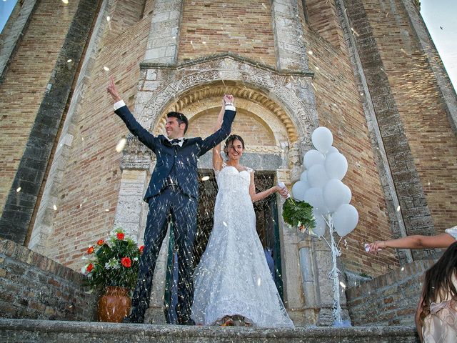 Il matrimonio di Fabio e Monica a Offida, Ascoli Piceno 36