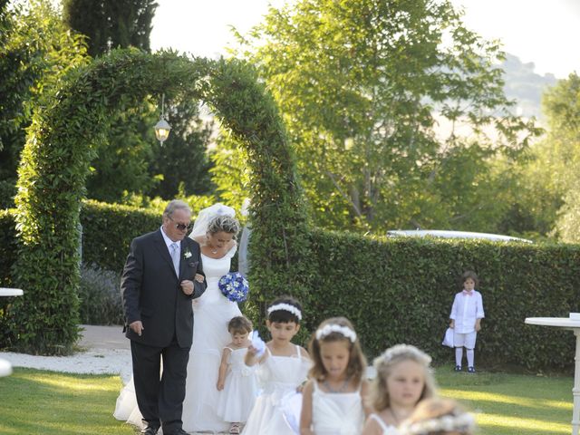 Il matrimonio di Fabrizio e Erica a Mogliano, Macerata 10