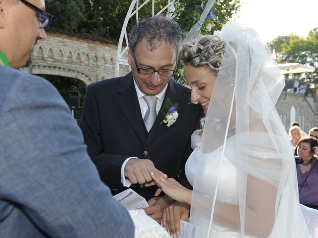Il matrimonio di Fabrizio e Erica a Mogliano, Macerata 24