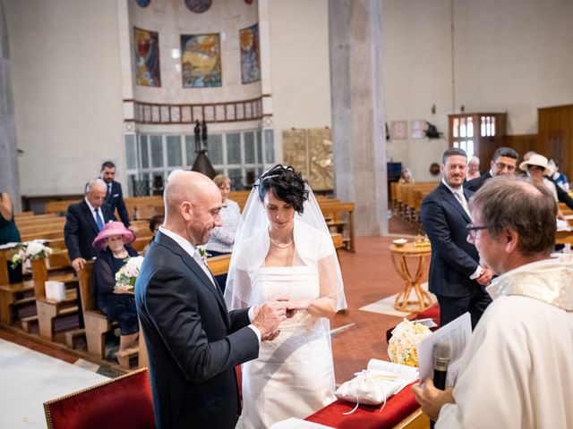 Il matrimonio di Marco e Eleonora a Eupilio, Como 17