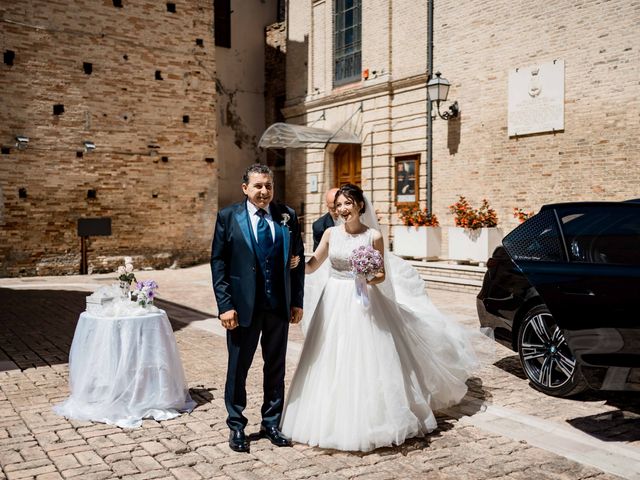 Il matrimonio di Riccardo e Cristina a Città Sant&apos;Angelo, Pescara 19