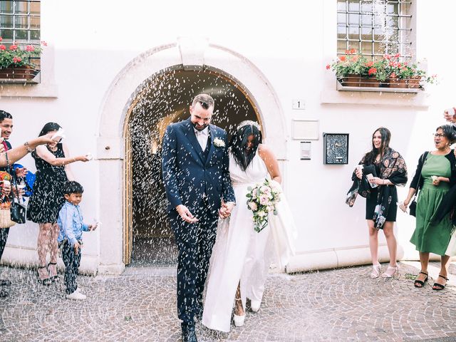 Il matrimonio di Carlo e Grecia a Denno, Trento 23