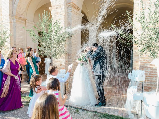 Il matrimonio di Emanuele e Lisa a Urbania, Pesaro - Urbino 23