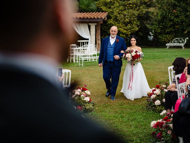 Il matrimonio di William e Ilaria a Varano Borghi, Varese 28
