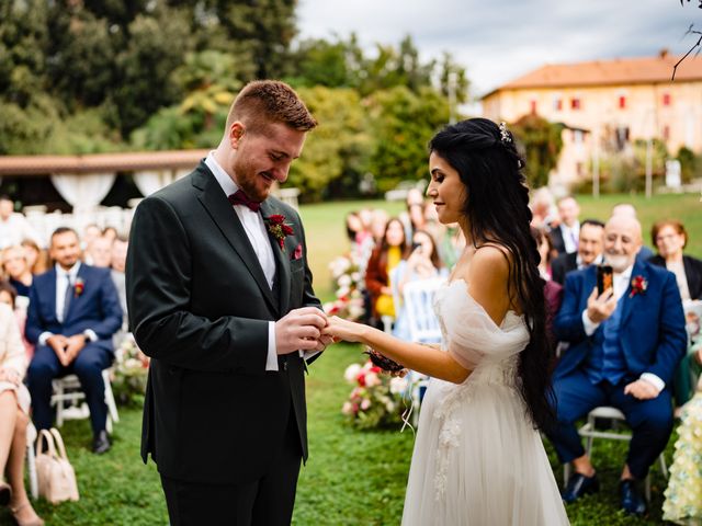 Il matrimonio di William e Ilaria a Varano Borghi, Varese 29