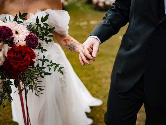 Il matrimonio di William e Ilaria a Varano Borghi, Varese 33