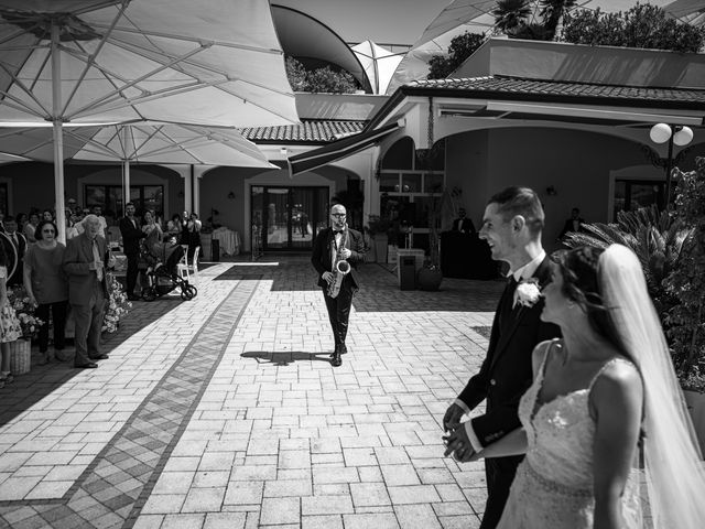 Il matrimonio di Serena e Mattia a Tocco da Casauria, Pescara 51