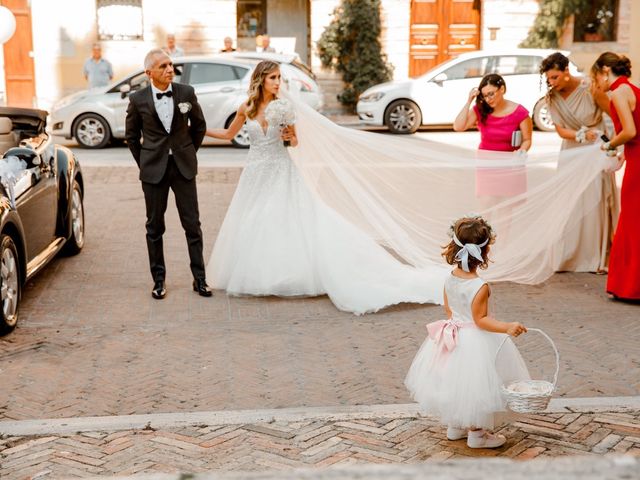 Il matrimonio di Mario e Lucrezia a Mosciano Sant'Angelo, Teramo 34