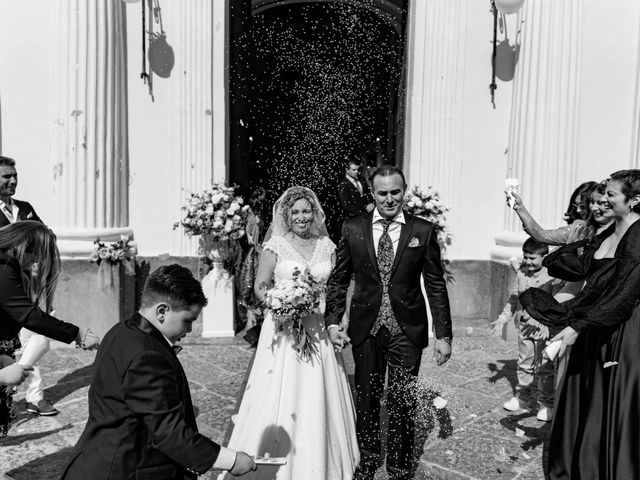 Il matrimonio di Ailyn e Luciano a Torre del Greco, Napoli 20