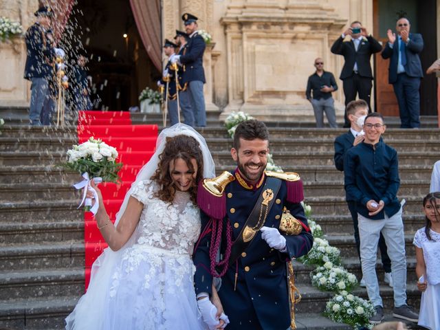 Il matrimonio di Alessandro  e Stefania  a Vizzini, Catania 4