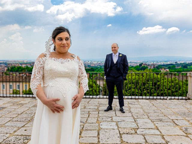 Il matrimonio di Giustina e Massimiliano a San Prisco, Caserta 35