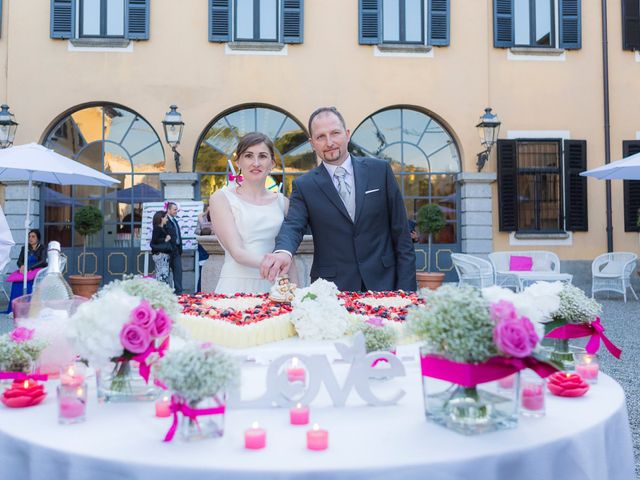 Il matrimonio di Fabrizio e Laura a Besozzo, Varese 71