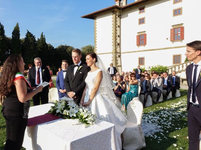 Il matrimonio di Francesco e Mira a Carmignano, Prato 4