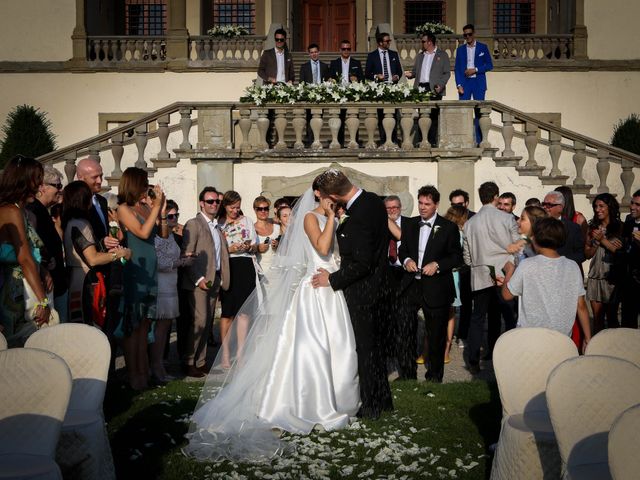 Il matrimonio di Francesco e Mira a Carmignano, Prato 19
