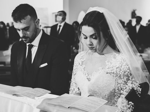 Il matrimonio di Fabiola e Christian a Porto San Giorgio, Fermo 19