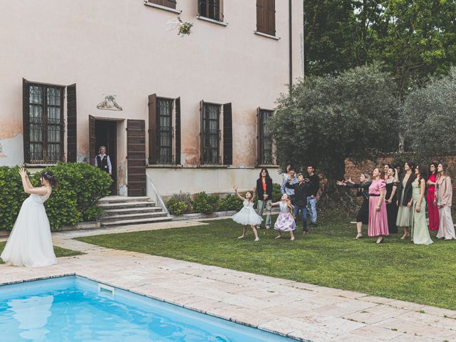 Il matrimonio di Vulnet e Enisa a Roncoferraro, Mantova 36
