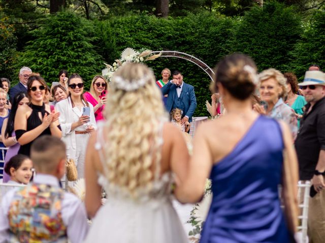 Il matrimonio di Alessandro e Rosalinda a Comignago, Novara 31