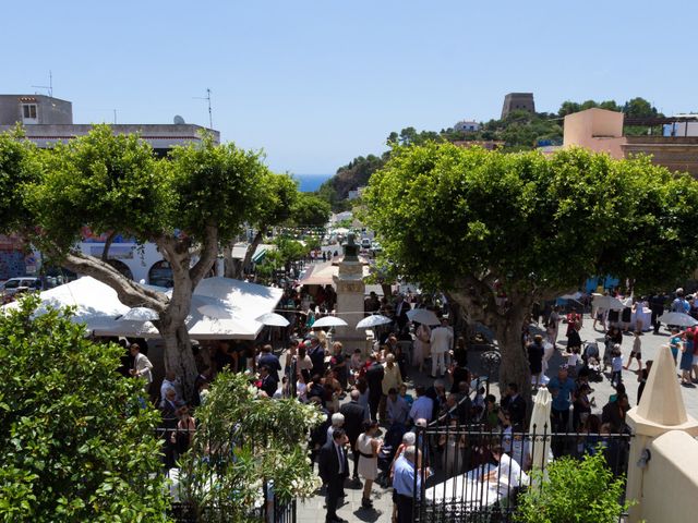 Il matrimonio di Luca e Daniela a Ustica, Palermo 36